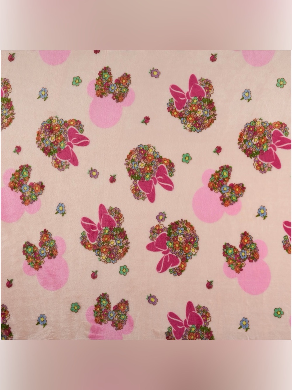 ✨$15✨NWT•Disney Minnie Mouse Supersoft Oversized Plush Throw Blanket | 5’x6’ - Picture 2 of 6